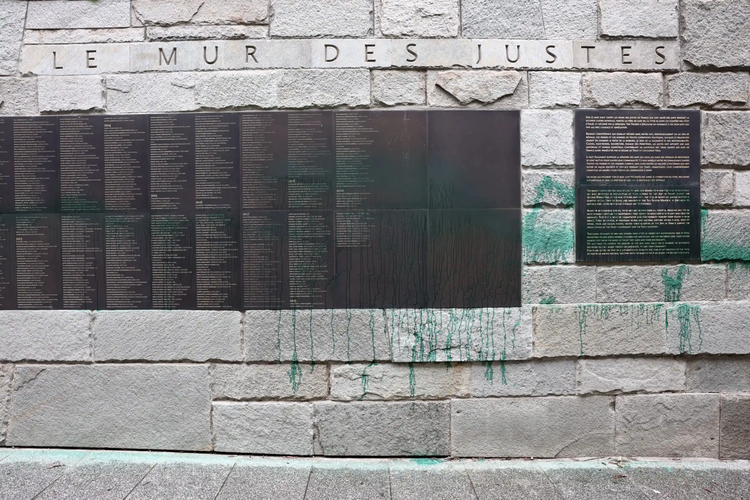 Image from TF1 Info: 🔴 *Paris : le mémorial de la Shoah et 2 synagogues cibles de jets de ...