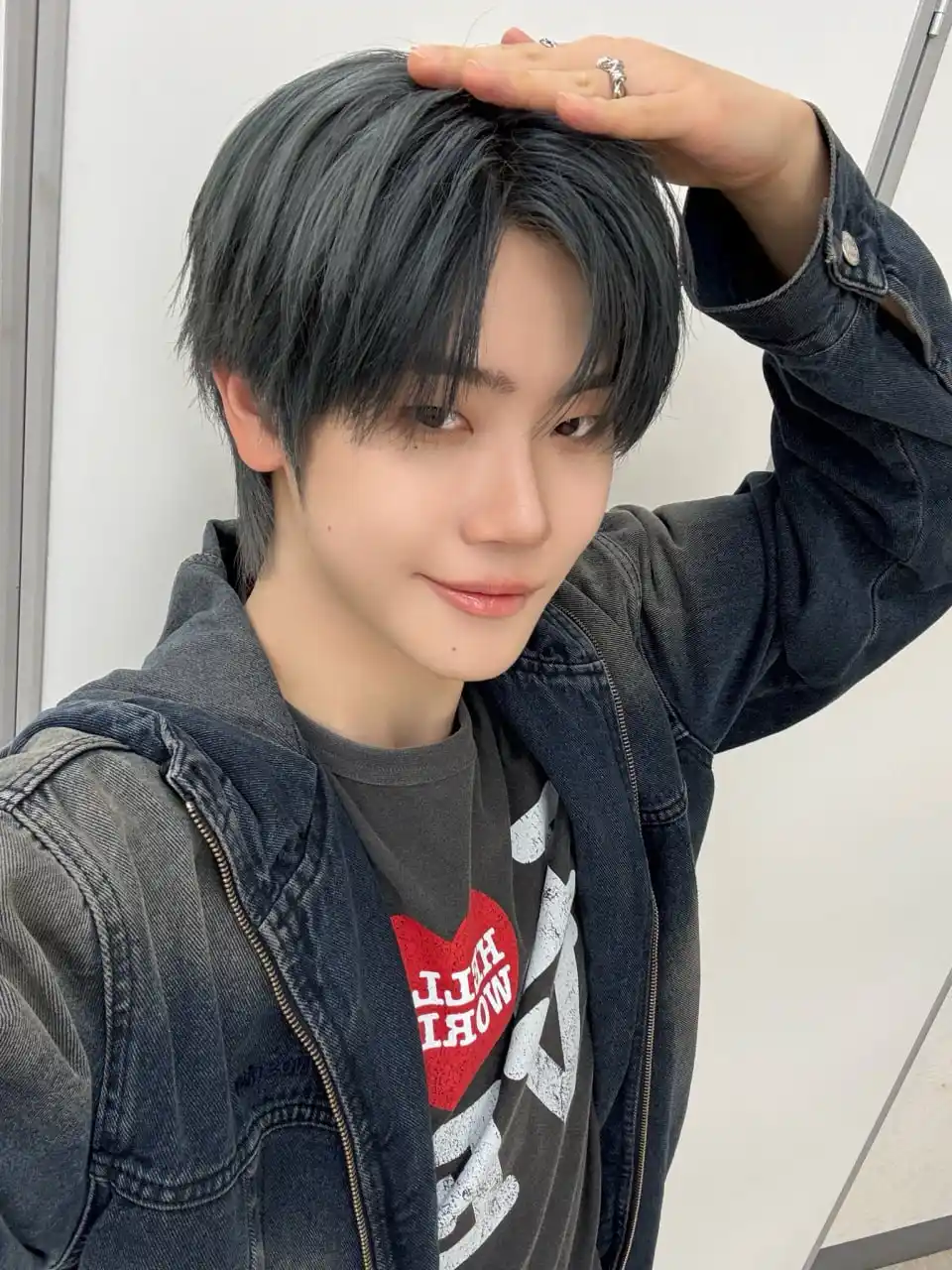 Image from CYE GLOBAL UPDATE: [📸] CLOSE YOUR EYES Japan twitter update   There you go  <a class="te...