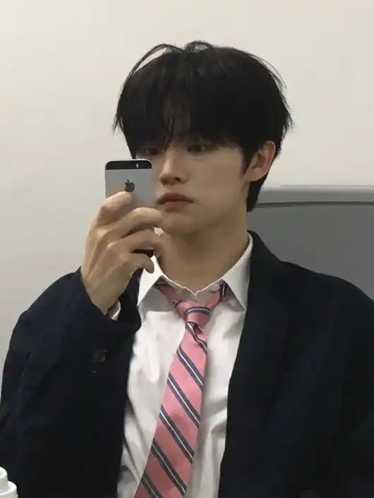 Image from CYE GLOBAL UPDATE: [📸] CLOSE YOUR EYES twitter update   Good night  <a class="text-blue-...