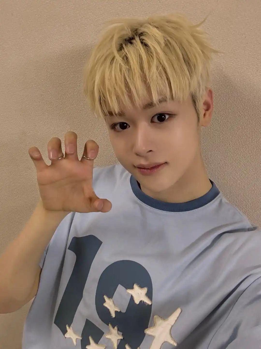 Image from CYE GLOBAL UPDATE: [📸] CLOSE YOUR EYES twitter update   This was a very nice day to meet...
