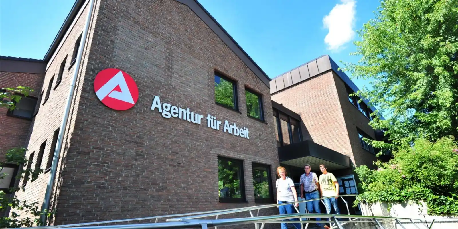 Image from Hellweger Anzeiger - Unna Kamen Bergkamen Fröndenberg Holzwickede: Guten Morgen, wir wünschen euch einen schönen Feiertag!💐 Hier ist un...