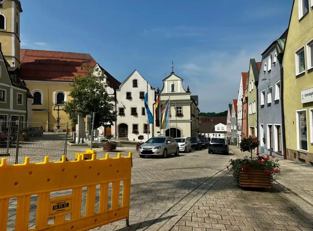 Image from Stadt Neustadt an der Waldnaab: 🚧 *Update vom Stadtplatz* 🚦 Kurzes *Update* für Euch: Die Arbeiten ...