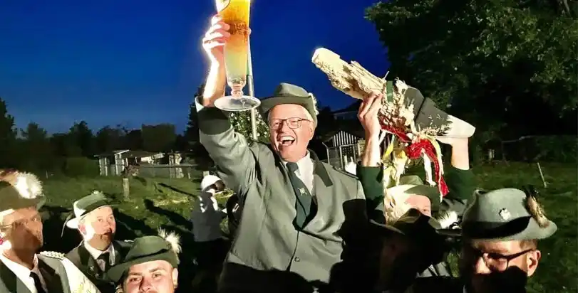 Image from Hellweger Anzeiger - Unna Kamen Bergkamen Fröndenberg Holzwickede: 🪶🍻 *Vogelschießen beim Schützenverein Stockum-Siddinghausen-Westhem...
