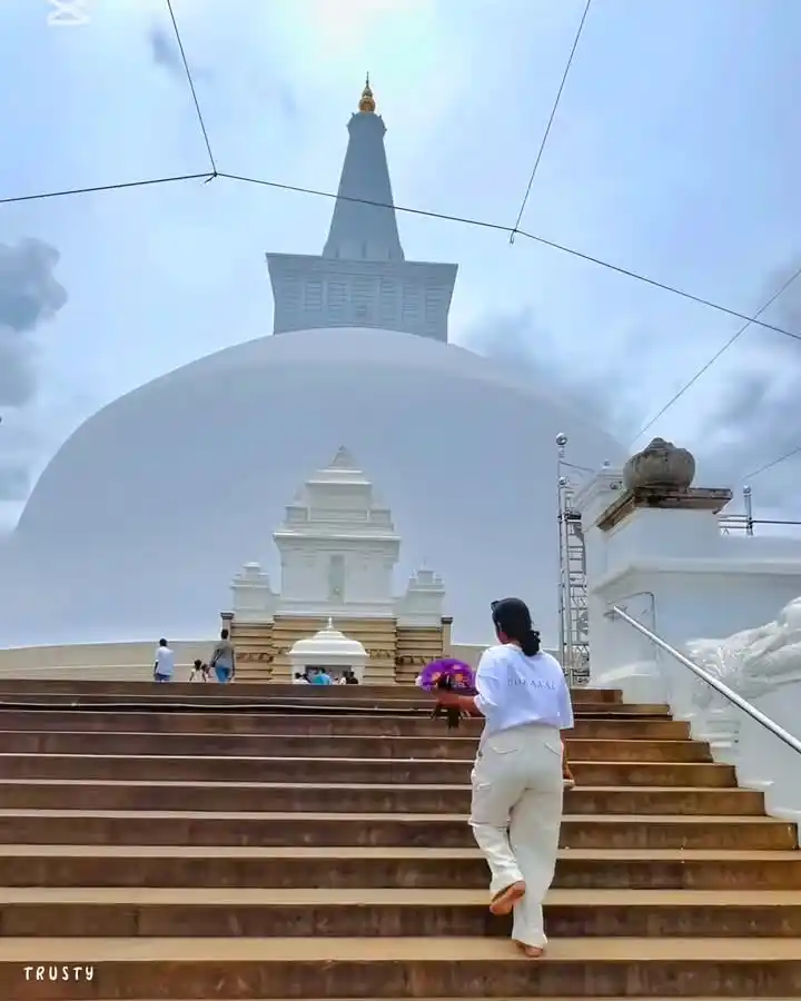 Overthinking 💆‍♂️🤍 post