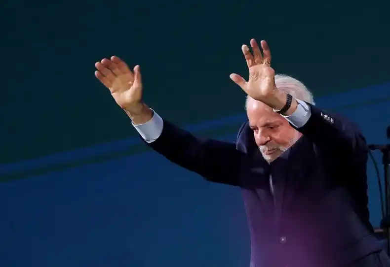 Image from Letra P: ME VERÁN VOLVER | *Cristina Fernández de Kirchner sueña frente al espe...