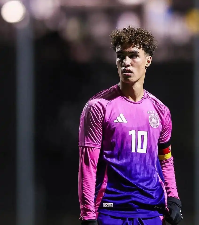 Image from La Gambeta Sports: 🚨 Exclusiva | Noah Darvich no descarta dejar el Barça. 🏋️♂️ El jov...