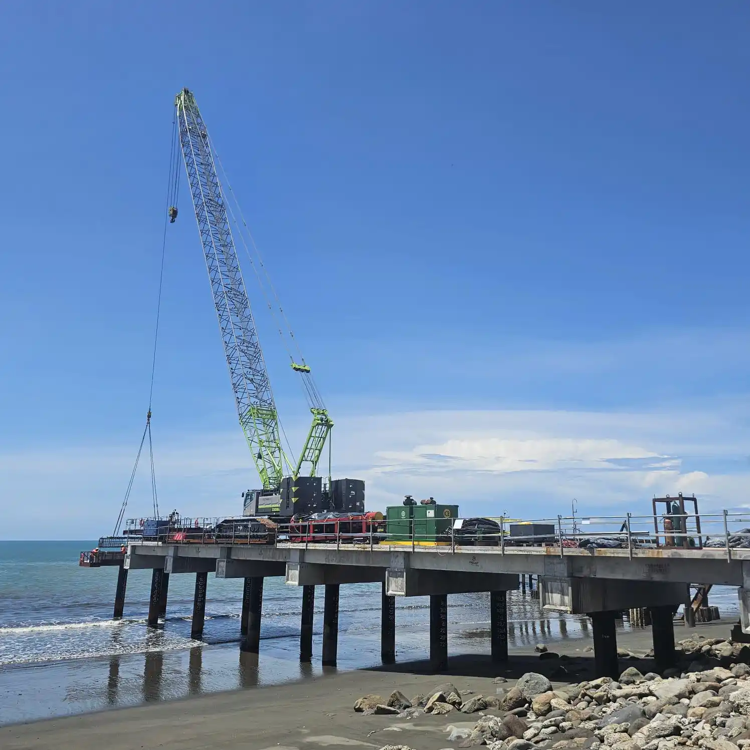Image from Autoridad Marítima de Panamá: La construcción del nuevo muelle de Puerto Armuelles avanza con paso f...
