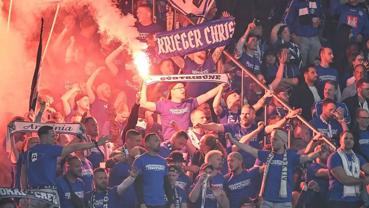 Image from NW Bielefeld: ➡️ *Attentatsopfer Chris im Stadion:* Lebensretter vom Cutie erlebt Po...