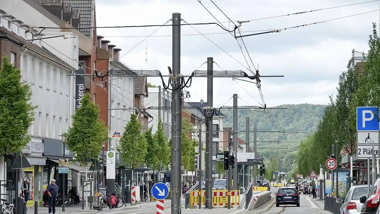 Image from NW Bielefeld: ➡️ *Großumbau verändert Bielefelder Hauptstraße:* Die Hauptstraße im S...