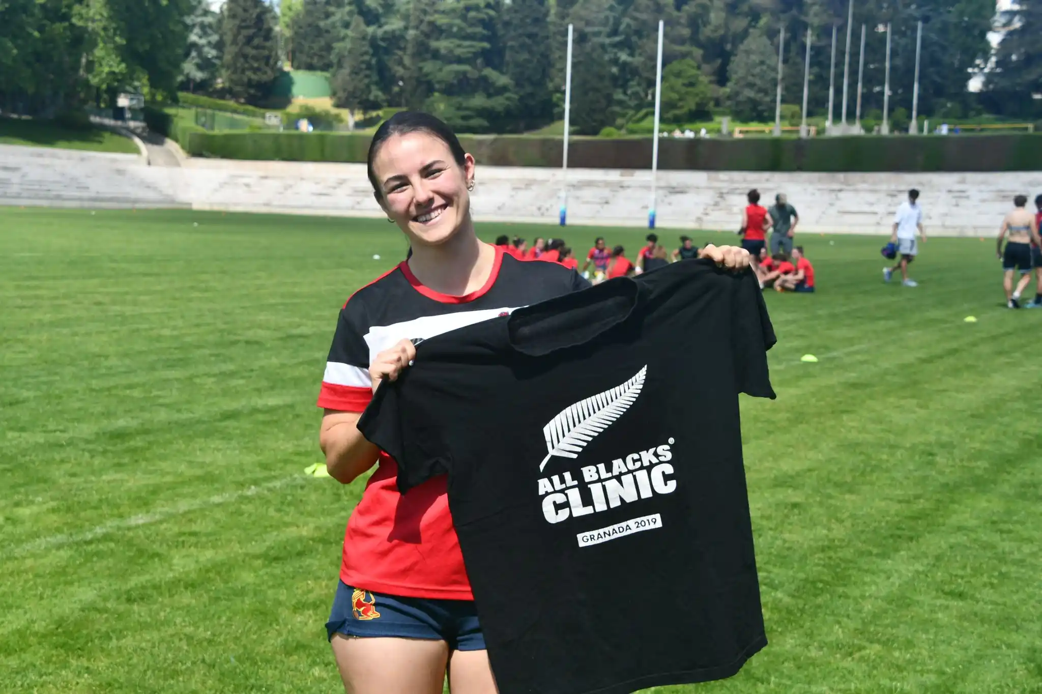 Image from España Rugby : ¡Últimas plazas para entrenar este verano como todo un 𝐀𝐥𝐥 𝐁𝐥𝐚𝐜...