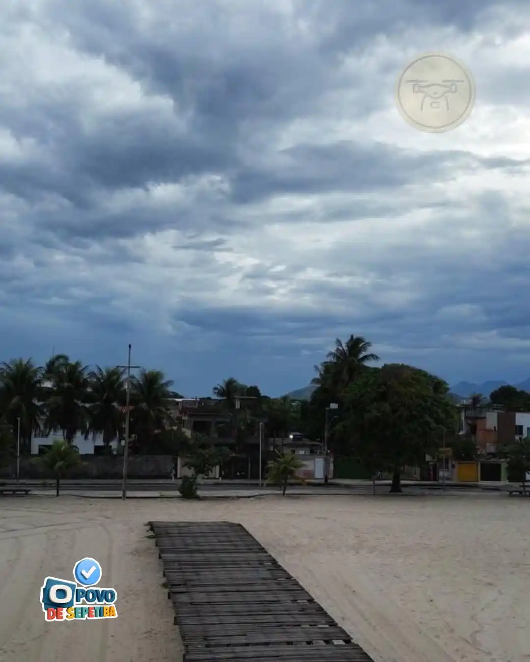 Image from O Povo do Rio .'.: *CHUVA MODERADA NO RIO*  Segundo o Sistema Alerta Rio, entre 9h15 e 9h...