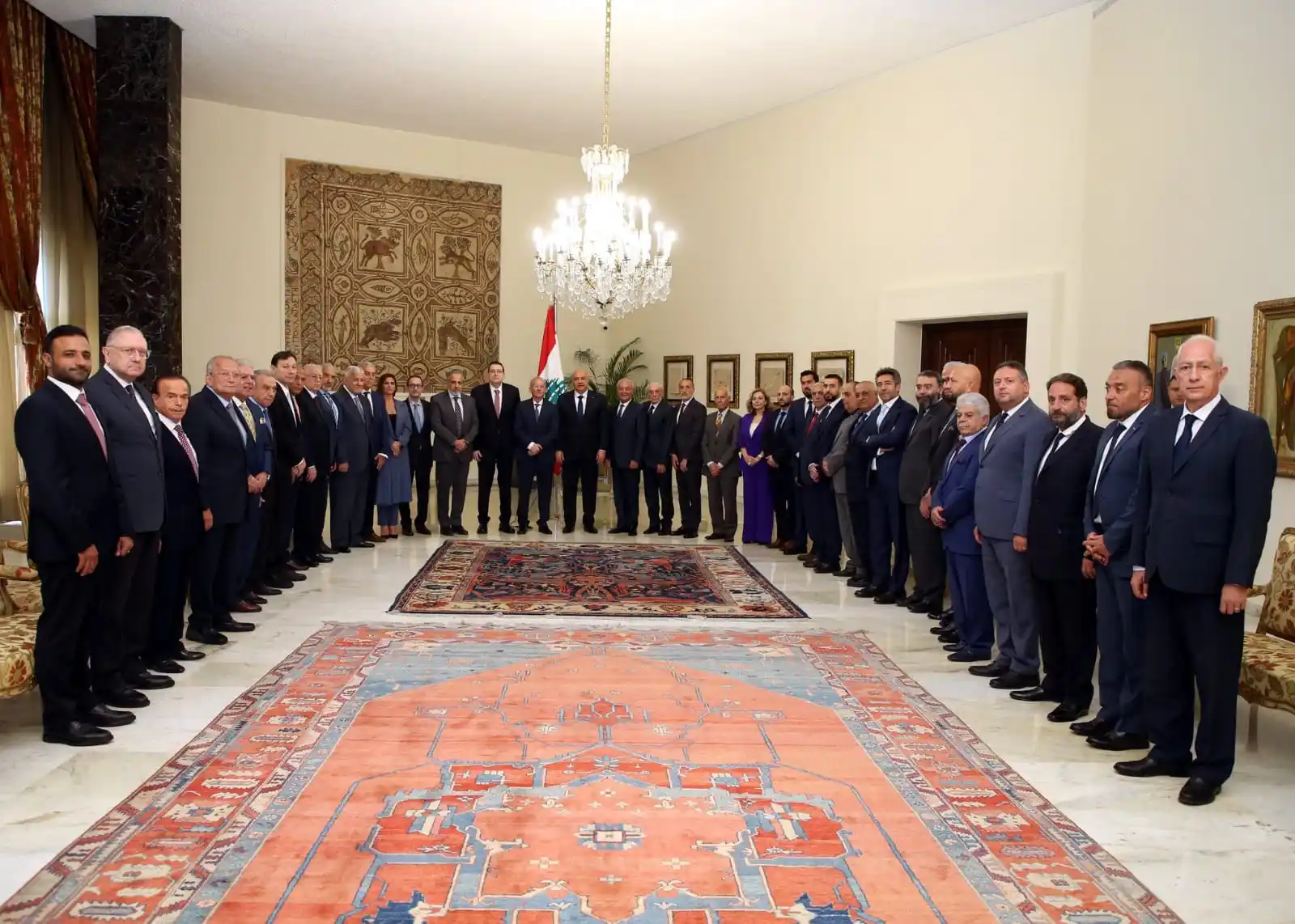 Image from Mulhak: الرئيس عون أمام وفد جمعية تجار بيروت: - الدولة عازمة على مكافحة الفسا...