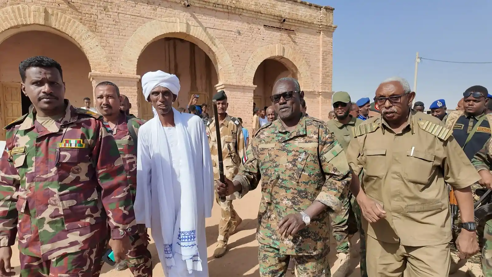 Image from اعلام حكومة ولاية الخرطوم Khartoum State Government Media: *جولة واسعة لوالي الخرطوم شملت مناطق أبو دليق وودحسونة وود ابو صالح أع...