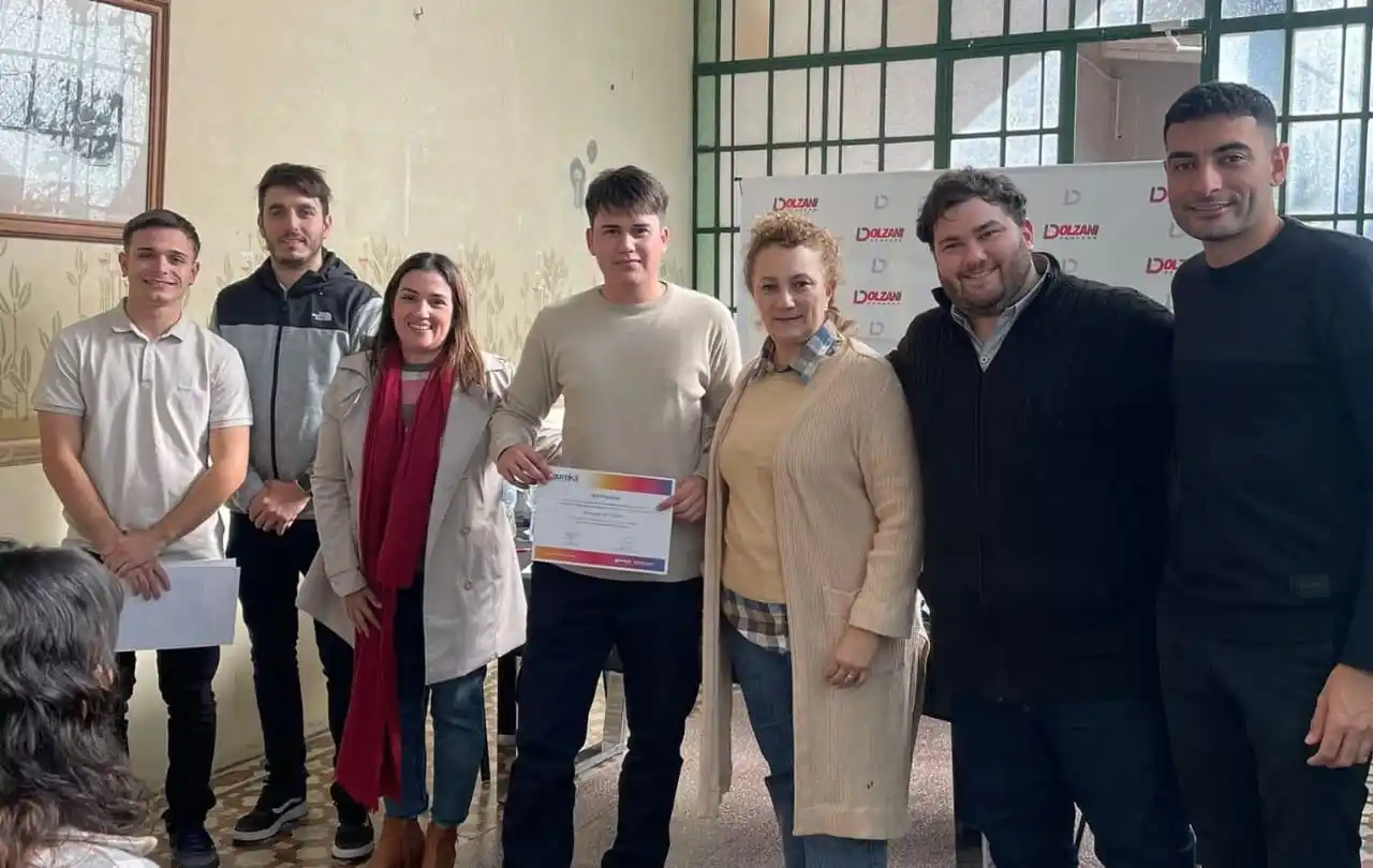 Image from San Javier Ahora: Maribel González acompañó a jóvenes Sanjavierinos en la entrega de apo...