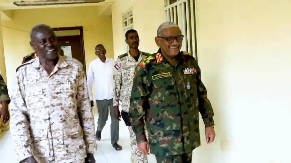 Image from اعلام حكومة ولاية الخرطوم Khartoum State Government Media: *والي الخرطوم يقدم تهاني العيد لقيادة القوات المسلحة* قدم والي الخرطوم...