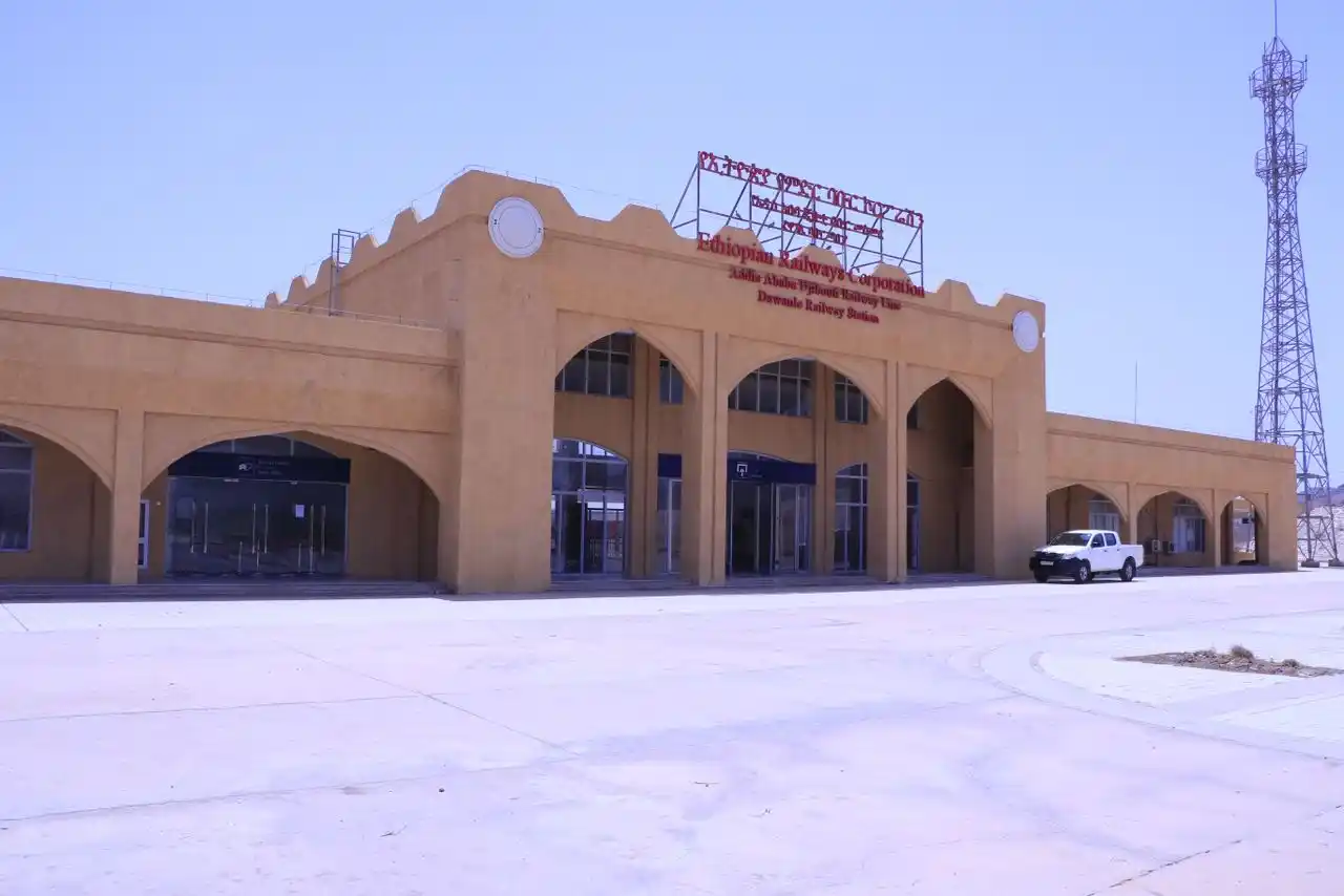 Image from Ethio-Djibouti Railway Share Company (EDR): ደዋንሌ ባቡር ጣቢያ ለባቡር ጭነት አገልግሎት ያለውን አዋጭነት ተመልክተናል፤ በዋና ስራ አስፈፃሚ ክቡር ታከለ...