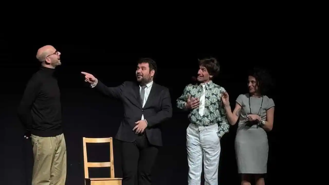 Image from LeccePrima.it: “E tu chi sei?”, a Tuglie commedia in tre quadri nella serata a scopo ...