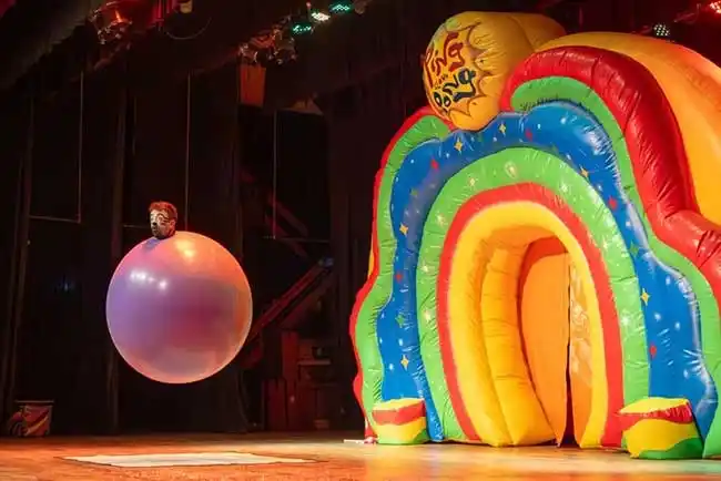 Image from Diario SINTESIS: En la semana de los jardines, los chicos se divierten con un show de p...