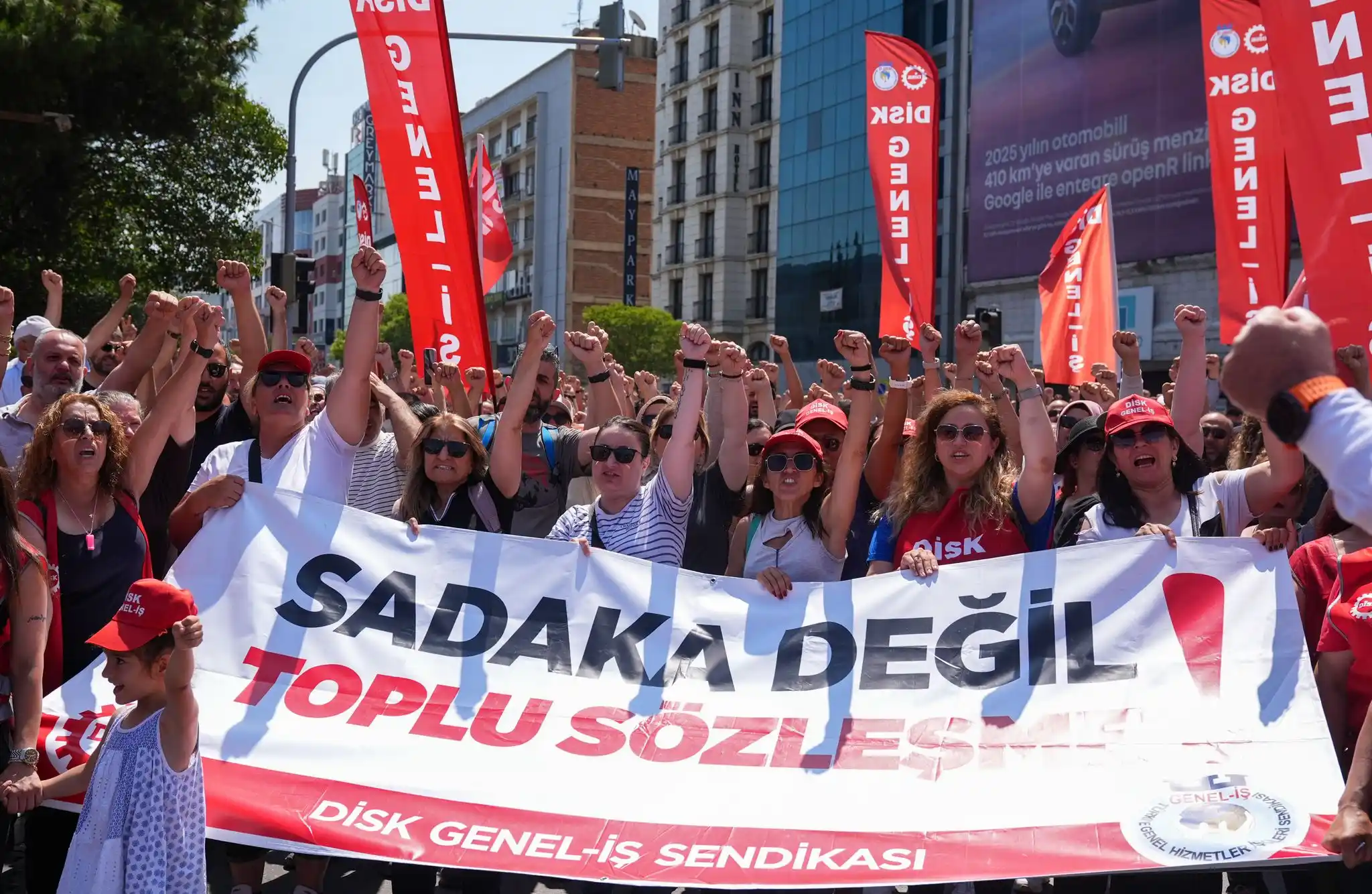 Image from Mynet: 🔴 İzmir Büyükşehir Belediyesi ile sendika arasındaki toplu iş sözleşm...