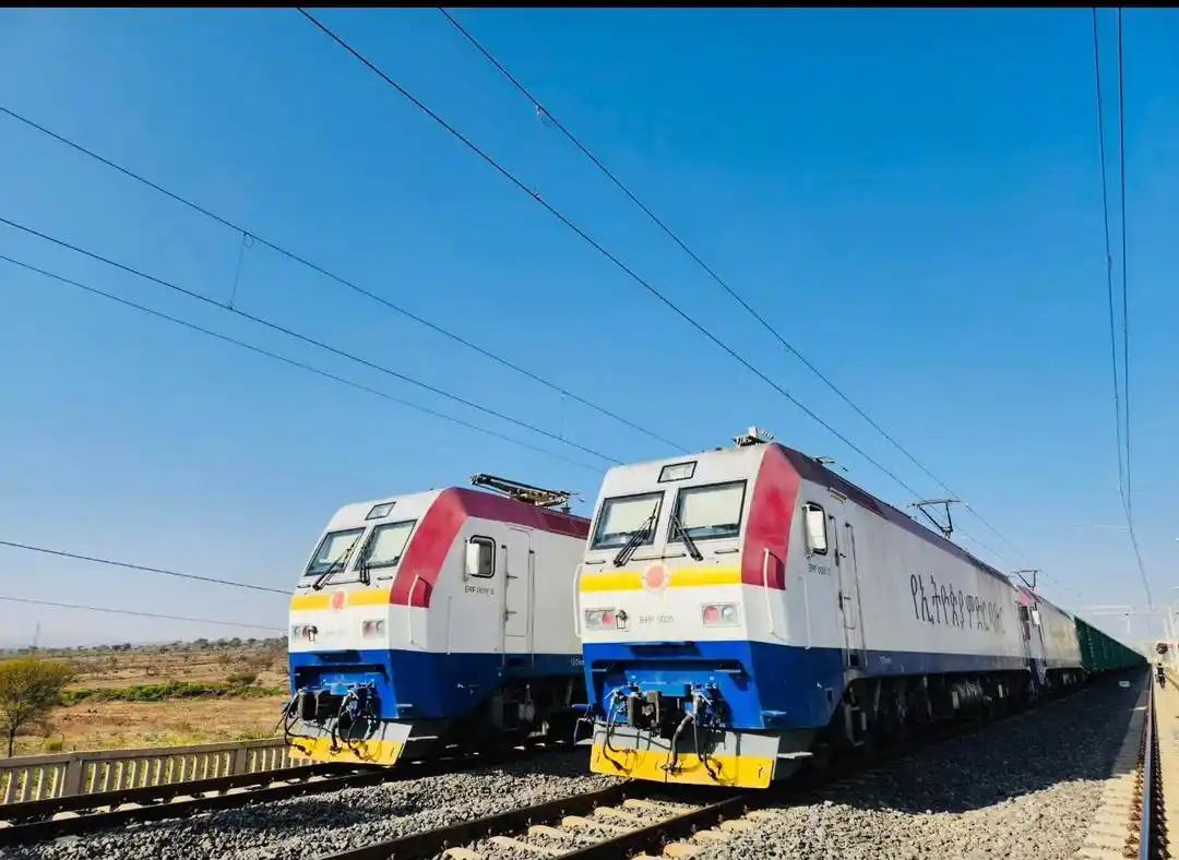 Image from Ethio-Djibouti Railway Share Company (EDR): "ከባድ የሆኑ የሎጂስቲክስ ተግዳሮቶችን አልፈናቸዋል"-   ታከለ ኡማ  የኢትዮ ጅቡቲ ባቡር ትራንስፖርት አ.ማ ...