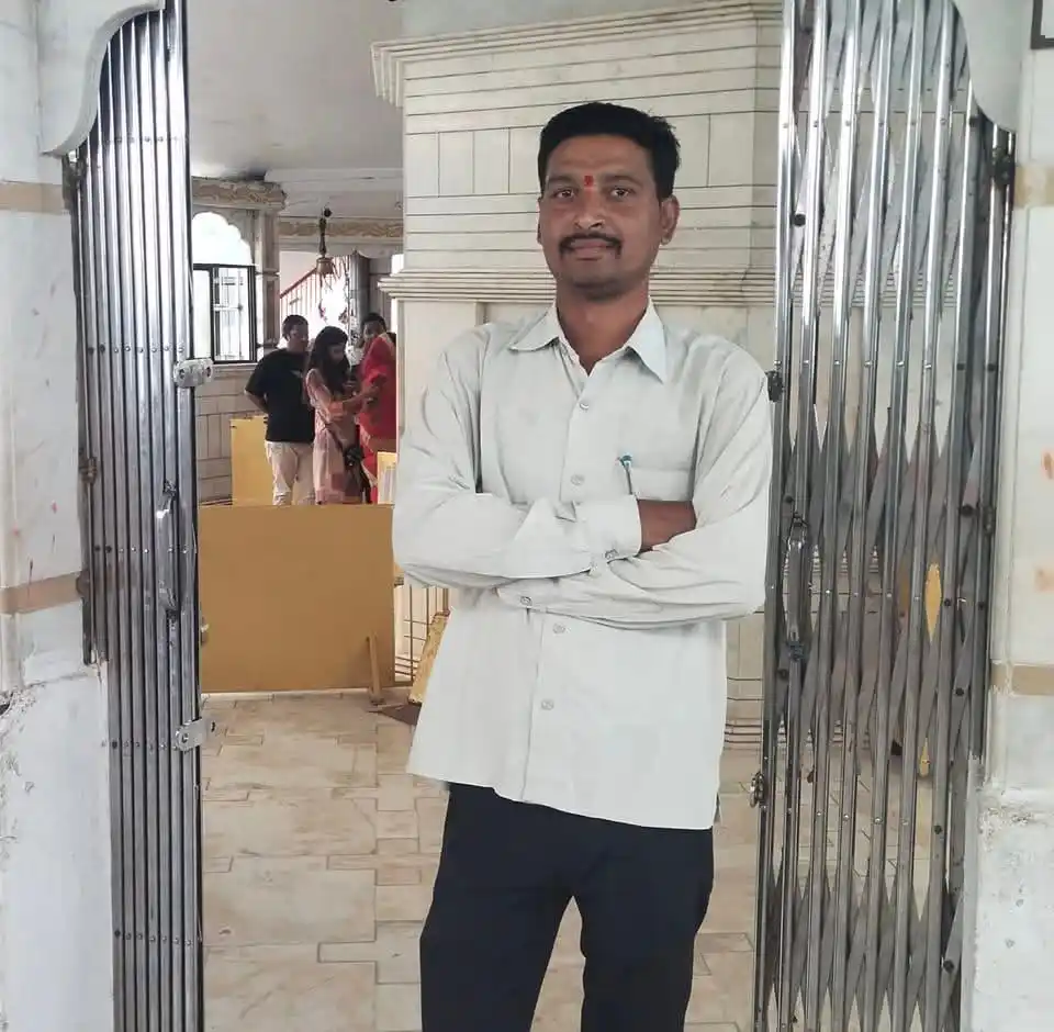 Image from AIRTU ALL ZONE OFFICIAL / ALL INDIA RAILWAY Trackmaintainer UNION Official Channel: ट्रैकमेंटेनेंर साथियों के लिए बहुत ही दुखद घटना.. SECR जोन नागपुर डिवी...