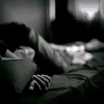 Image from مشاعر مبعثره💔 حالات حزن خلفيات صور ملصقات منوعات ستوريات بنات تعليم طلاب قروبات سكر اطفال نكت مجانين: احيانا نستعجل النوم لننهي اليوم السيئ فقط💔...