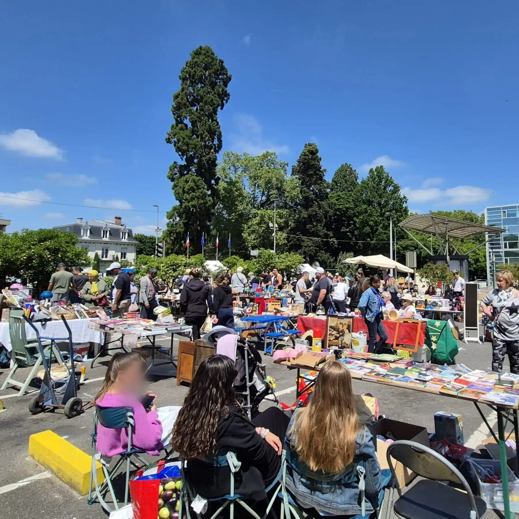 Image from Ville de Franconville-la-Garenne: BROCANTE 🛍️ Aujourd’hui jusqu'a 18h 31ème Foire à la <a class="text-b...