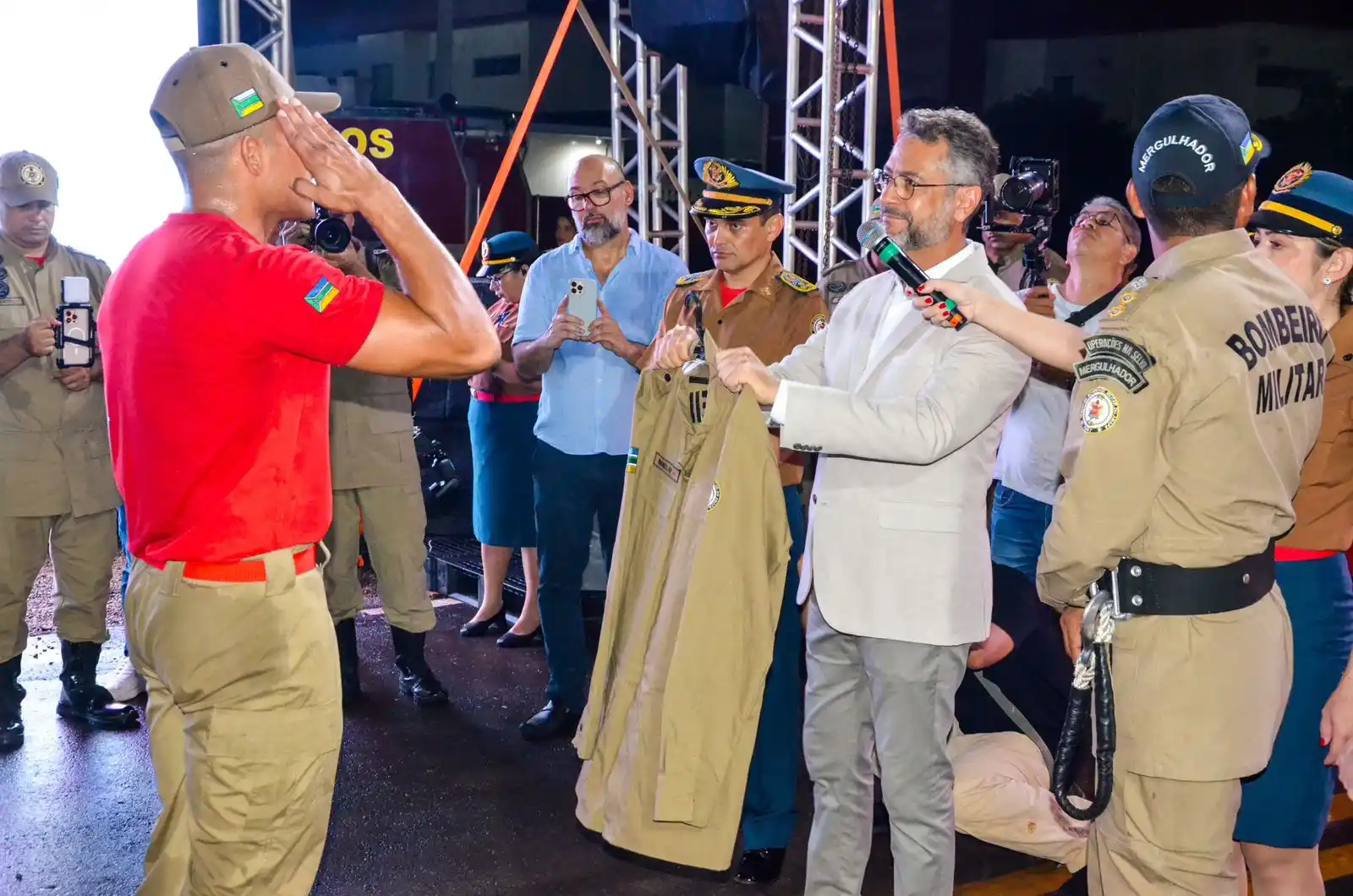 Image from Governo do Amapá : 🔥 Emoção à flor da pele no Batismo de Fogo!  👩🏽‍🚒 130 alunos do Cu...