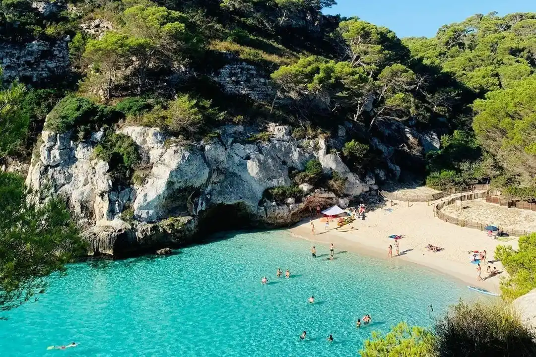 Image from Mago de los Viajes 🧙♂: ‼️ Menorca ‼️ 🧙♂ Menorca: 4 noches en AparHotel frente al mar + Fer...