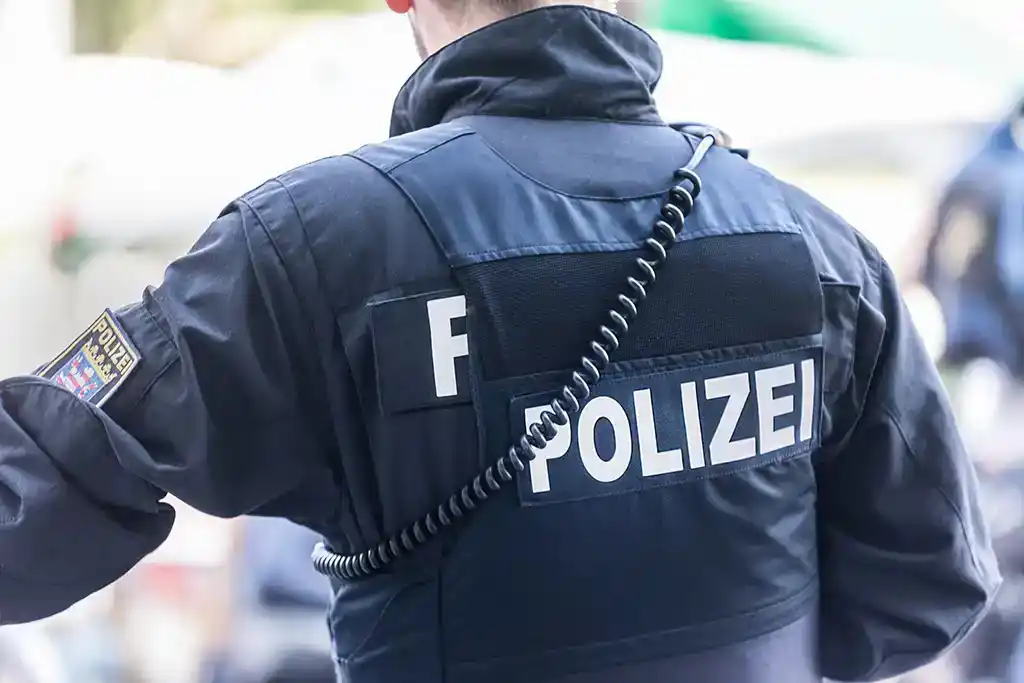 Image from Actu17: 🔴 Allemagne : Au moins 12 blessés dans une attaque au couteau à Hambo...