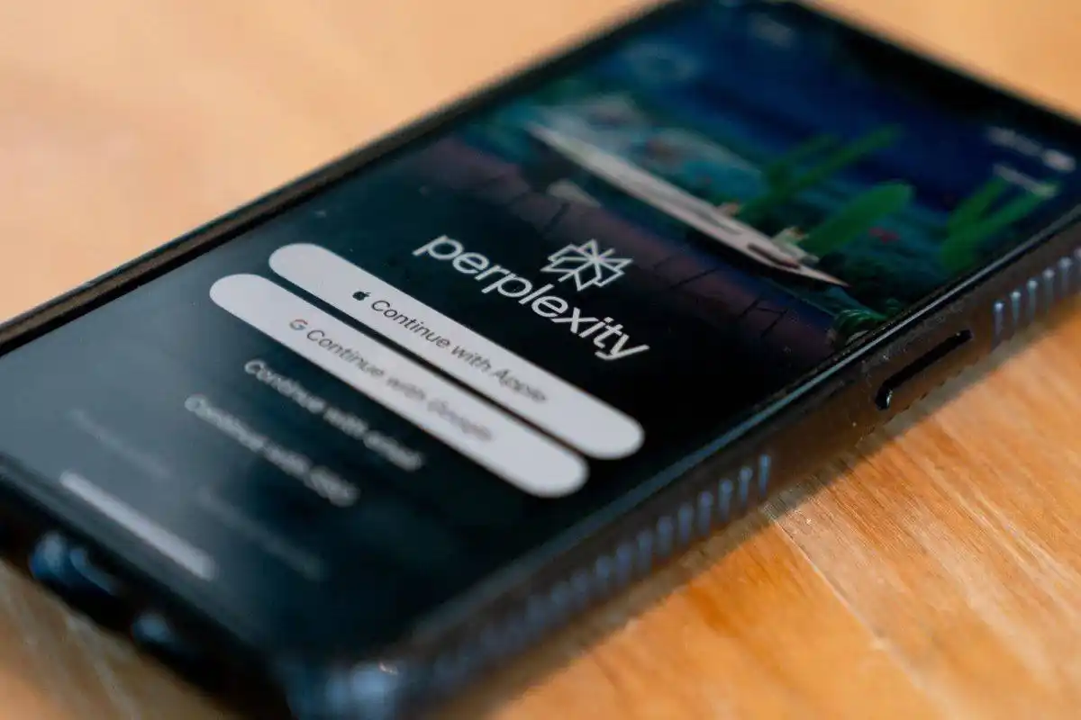 Image from Tech Psyche: *🇰🇷🇺🇸 Samsung wants to ditch Google and make AI cooler* Samsung’s...