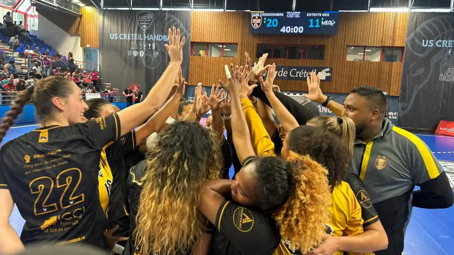 Image from Réunion La 1ère: 🤾🏽♀️🥅 *La Cressonnière championne ultramarine 2025*après ses victo...