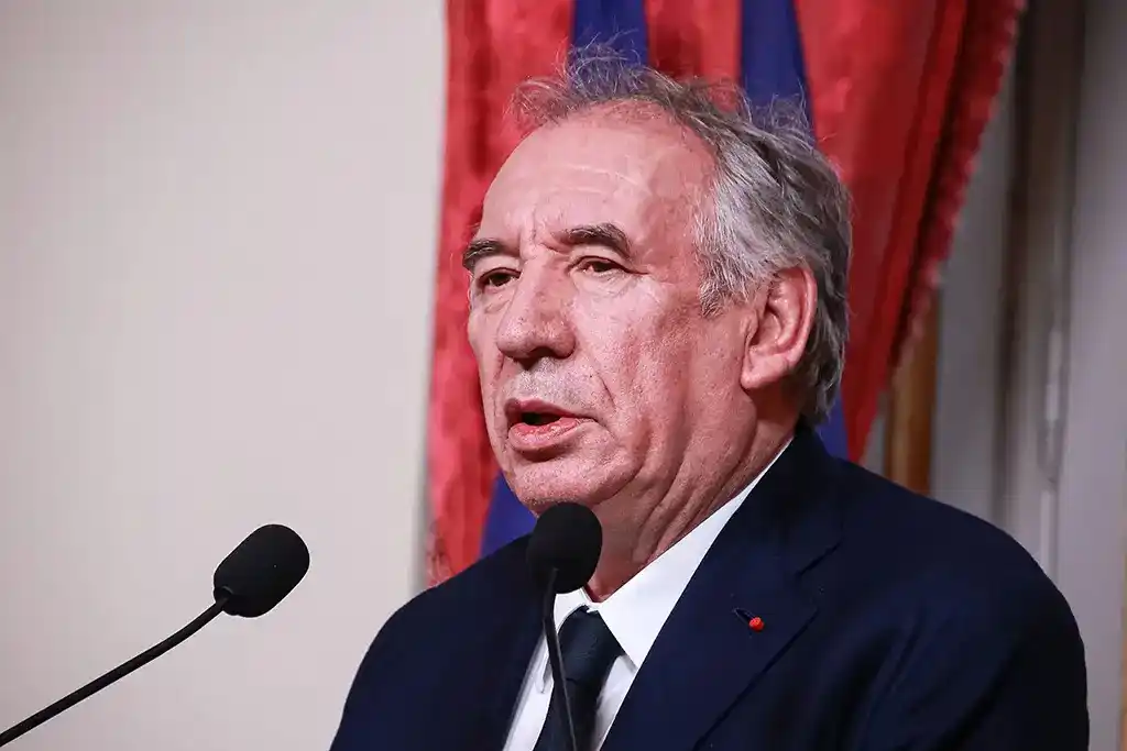 Image from Actu17: Surveillante tuée à Nogent : la vente d'armes blanches aux mineurs va ...