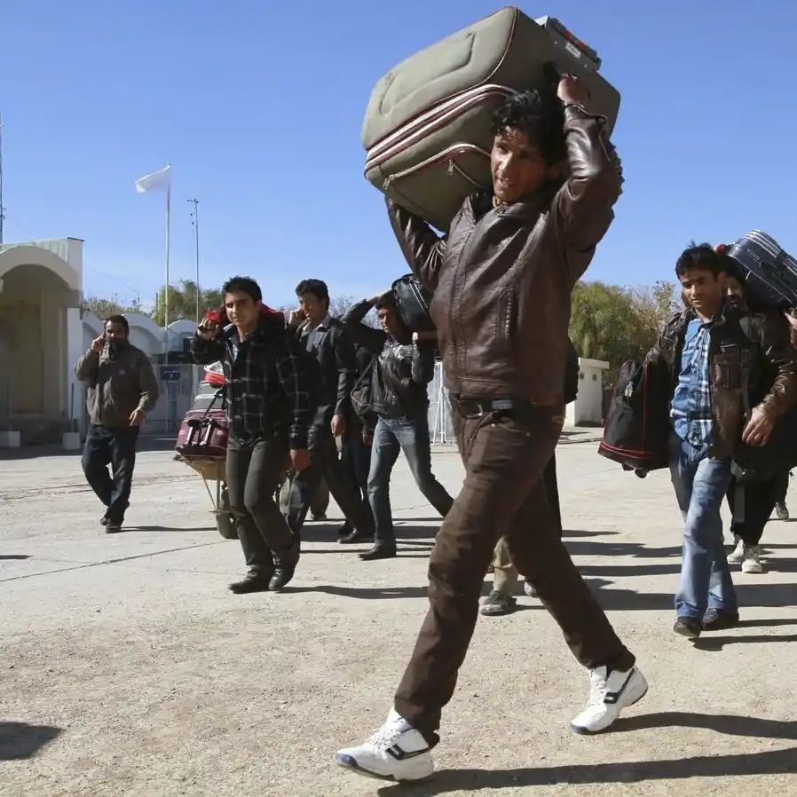 Image from Migrant Resource Centre مرکز معلومات مهاجرت MRC: بازگشت بیش از ۶۰۰ هزار مهاجر افغان از ایران و پاکستان کمیساریای عالی س...