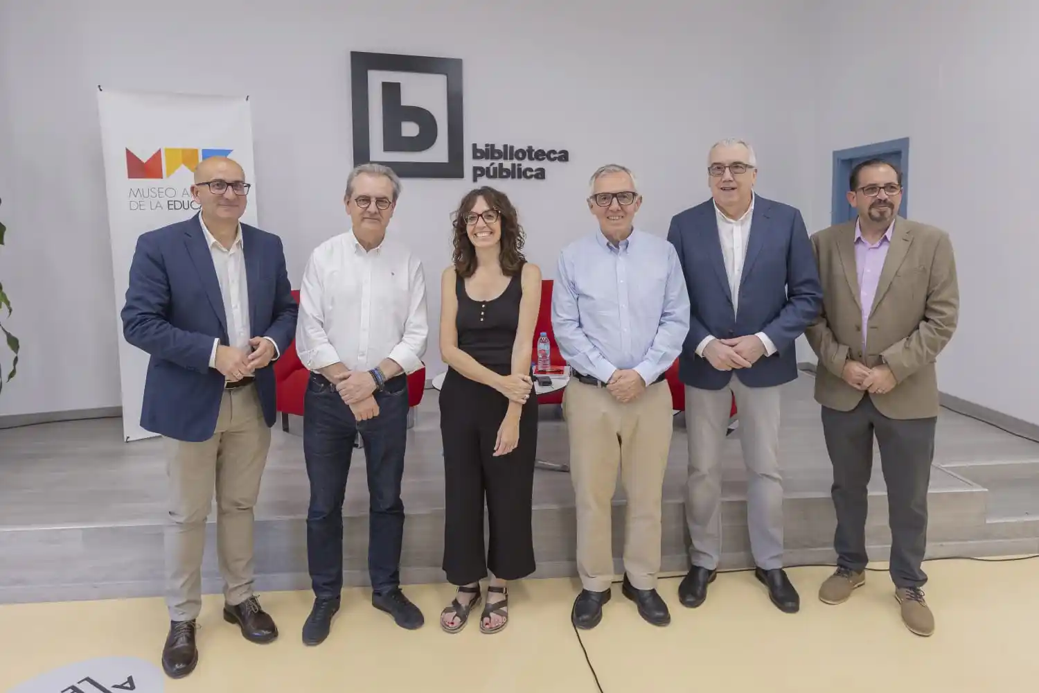 Image from Alhaurín de la Torre, Calidad de Vida: EL CICLO 'EL MAE SE MUEVE' REÚNE EN LA BIBLIOTECA A JUAN ANTONIO VIGAR...