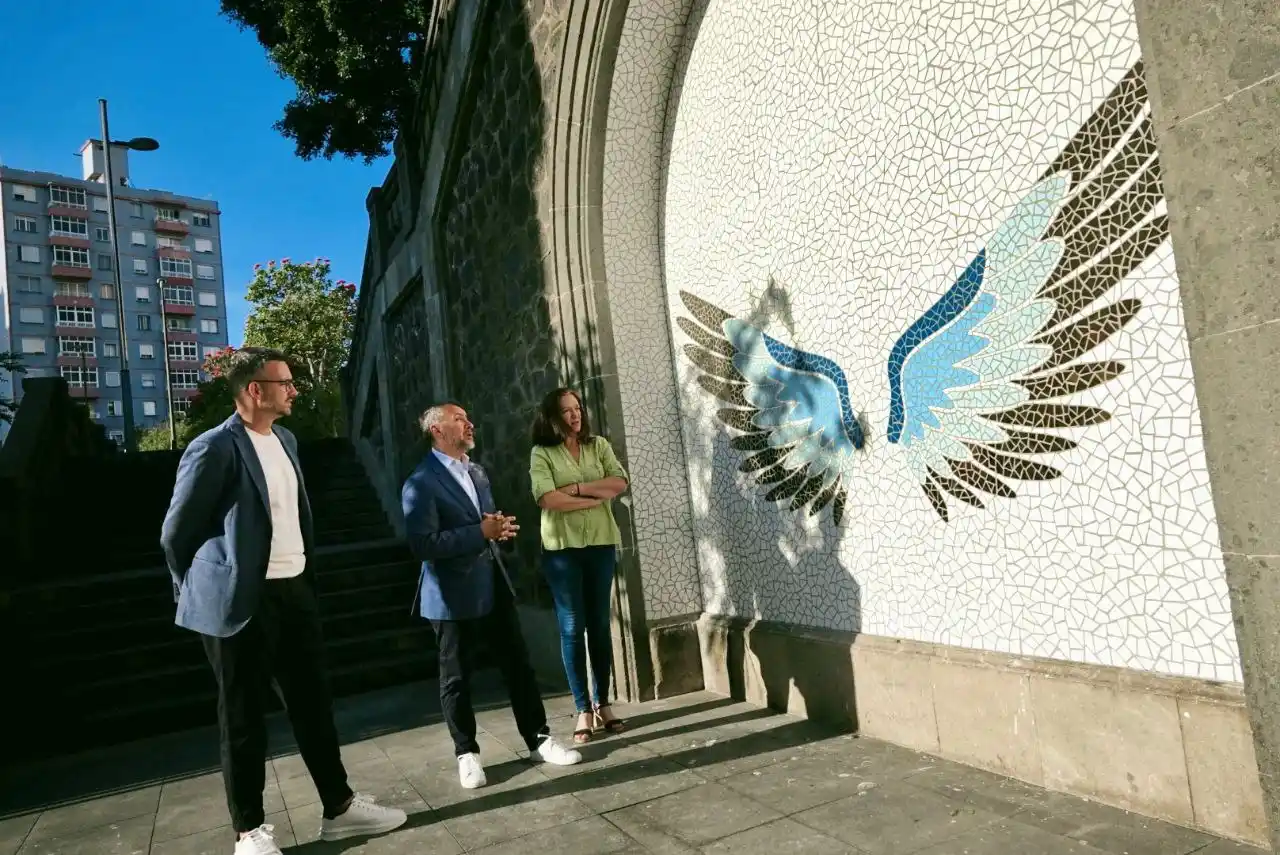 Image from Prensa - Ayuntamiento de Santa Cruz de Tenerife: 👉 *El distrito Salud-La Salle embellece la Cruz del Señor con un mura...