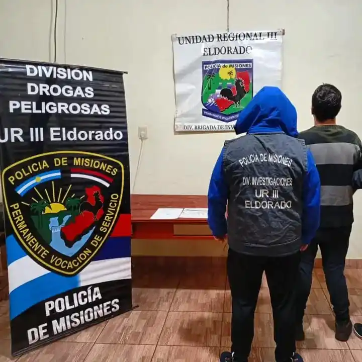 Image from El Misionerismo: *En un operativo encubierto arrestaron en Eldorado a un dealer en plen...