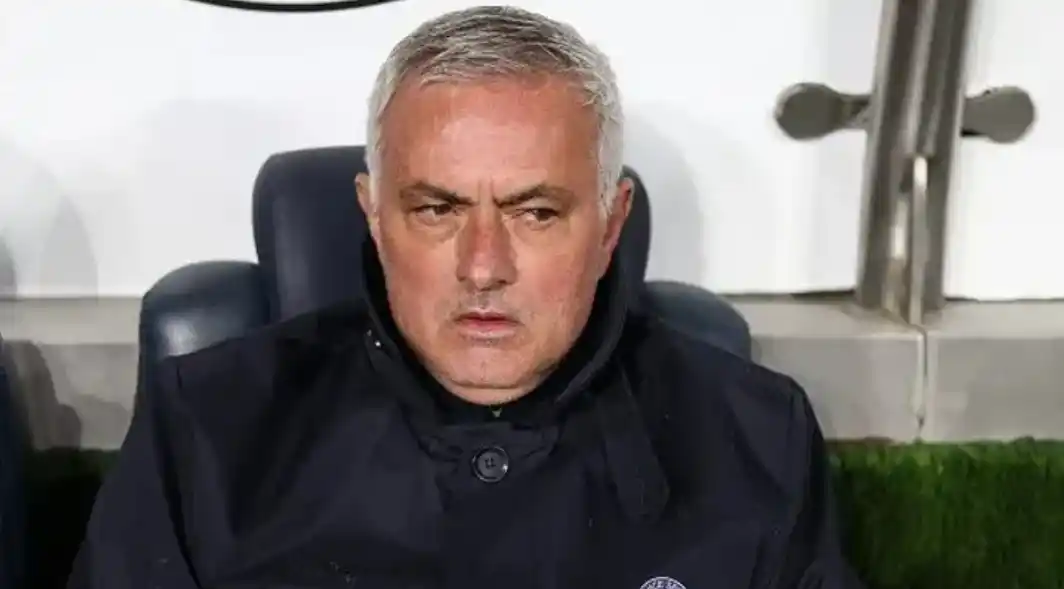 Image from Somos Fanaticos - Futebol Moçambique: Fenerbahçe de José Mourinho sofre quatro golos e perde no terreno do H...