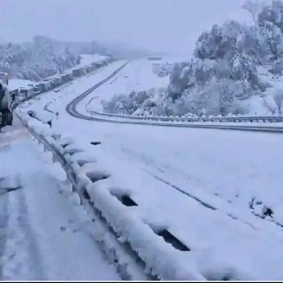Image from Central News South Africa: 🔴KZN’s Swift Snowfall Response Clears N2 as MEC Duma Urges Motorists ...