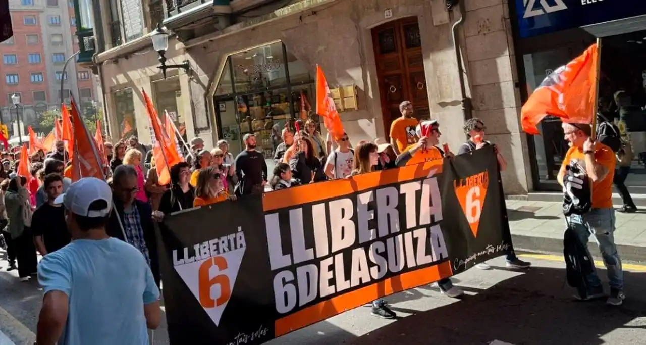 Image from ARAINFO: "Ni aceptaremos el ingreso en prisión de 'Las 6 de La Suiza' ni la inv...