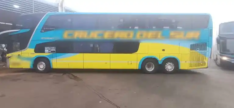 Image from El Misionerismo: *Pasajera falleció dentro de un micro en Apóstoles.* En la mañana de ...