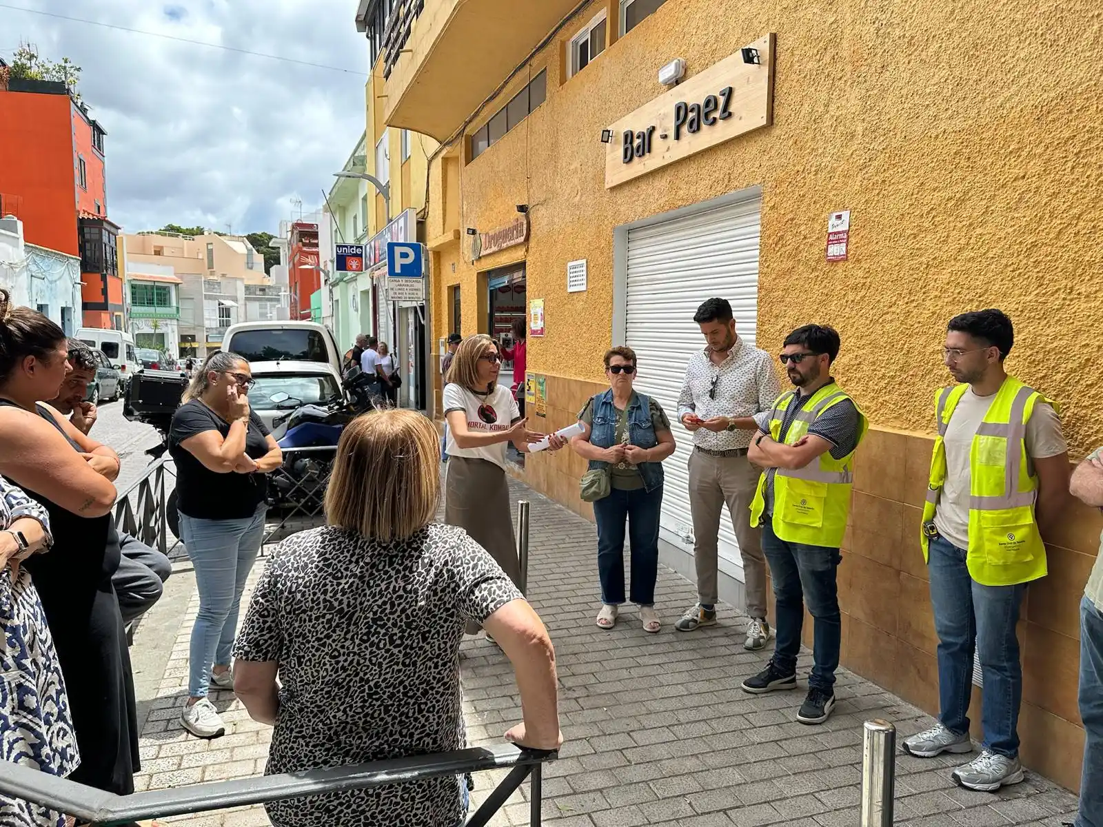 Image from Prensa - Ayuntamiento de Santa Cruz de Tenerife: 👉🏽 *Santa Cruz sustituirá las losetas del entorno de la plaza Isidor...