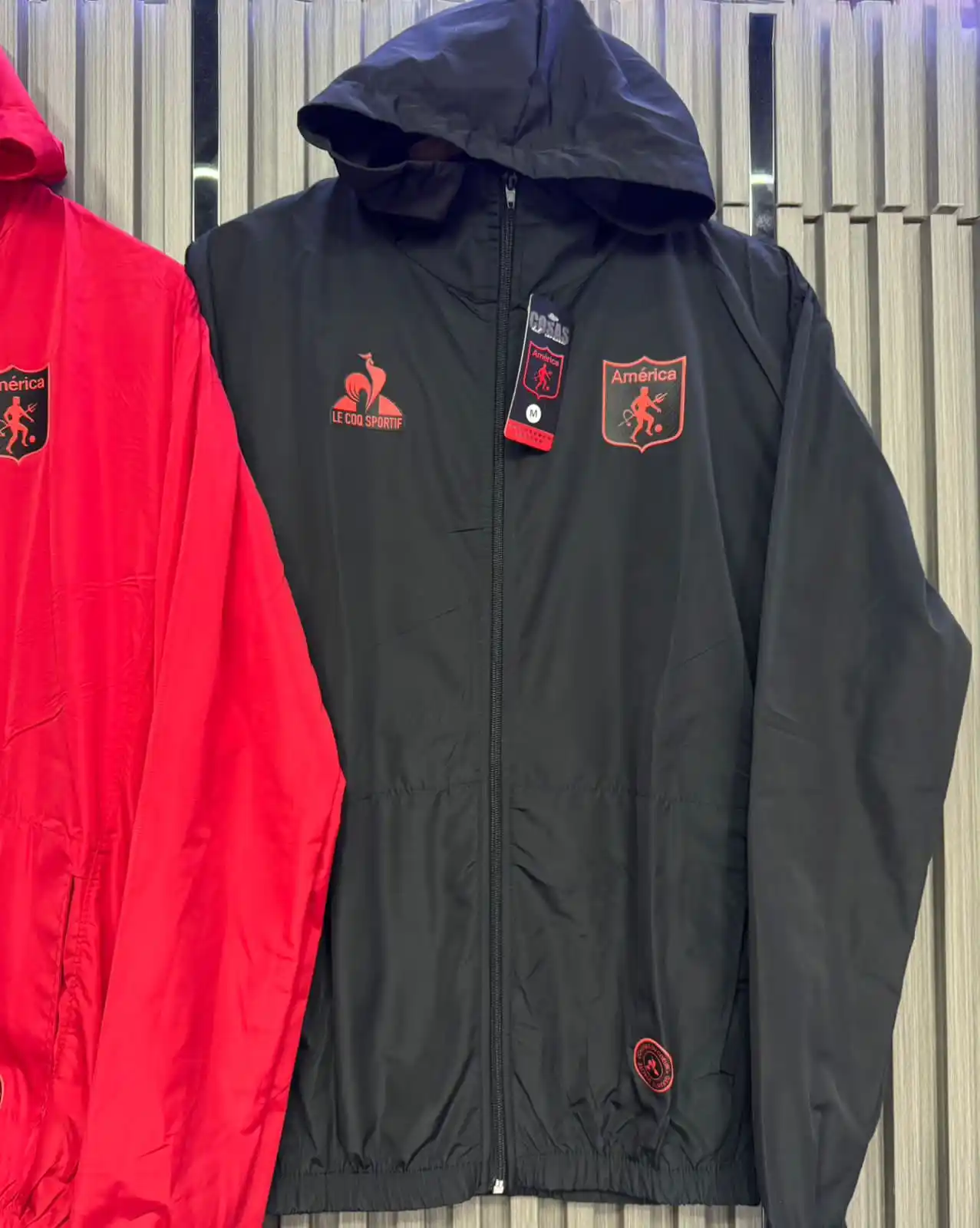 Image from 👺 ᗩᗰéᖇᎥᑕᗩ ᗪᗴ ᑕᗩᒪᎥ 🇨🇴: *CHAQUETA IMPERMEABLE DEL AMERICA* 👺👹😱 *TALLAS M L XL XXL* 𝘗𝘢�...