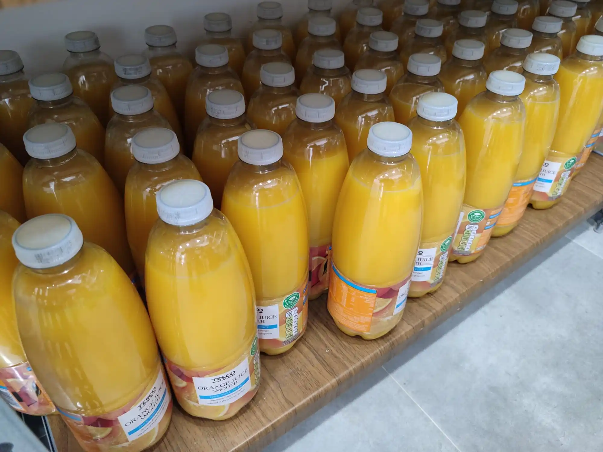 Image from Hermandad de la Calle Real: 🔵ENTREGA SEMANAL DE ALIMENTOS Esta pasada semana se hizo entrega a C...