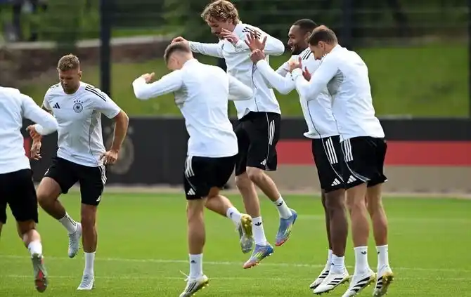 Image from VfB News by ZVW: *Erste Nominierung und direkt in die Startelf?* ➡️ Nick Woltemade deb...