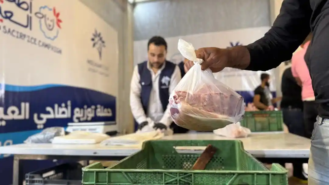 Image from MOLHAM TEAM - فريق ملهم التطوعي: وهي أضاحيكم عم تتجهز بكل عناية وحب لحتى تتوزع بريف حلب، بالوقت اللي مت...