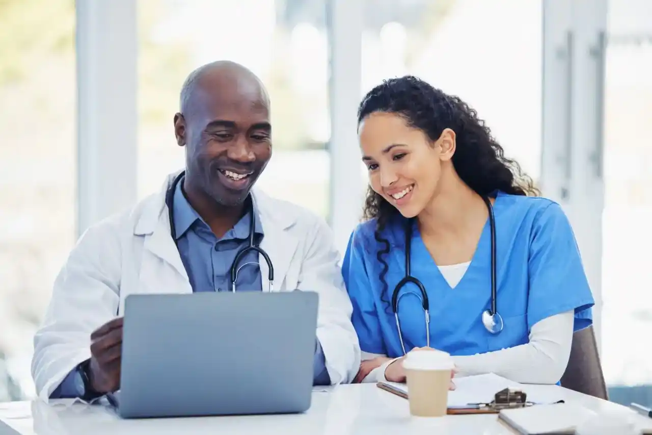 Image from The Medical Hub: ๐ช๐ต๐ ๐๐๐ฒ๐ฟ๐ ๐ ๐ฒ๐ฑ๐ถ๐ฐ ๐ก๐ฒ๐ฒ๐ฑ๐ ๐ฎ ๐๐ฎ๐ฟ๐ฒ๐ฒ๐ฟ ๐ ๐ฒ๐ป๐๐ผ๐ฟ (...