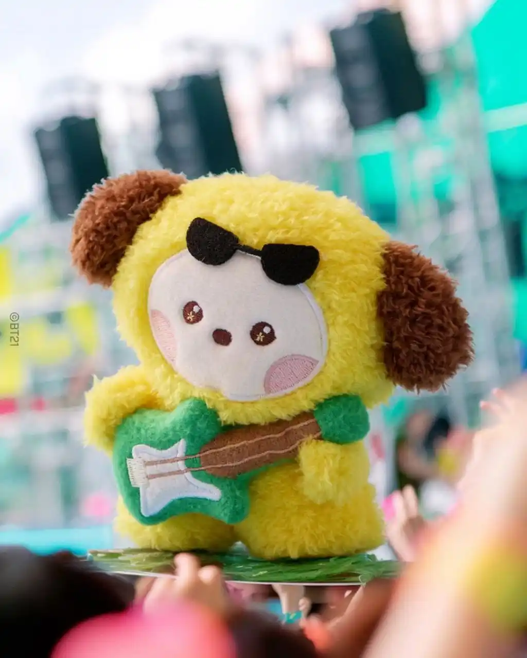 Image from DAILY BTS INFO⁷: ° 🌟 LINE FRIENDS SQUARE on Twitter update ✨ Jagyajangjajang〰🎸 Toda...