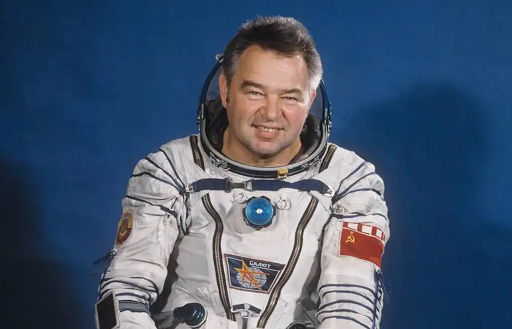 Image from Vamos a Rusia🇷🇺 🏃🏻♂️: 🧑🚀🚀 *Georgui Grechko: El cosmonauta que dejó huella en la historia...
