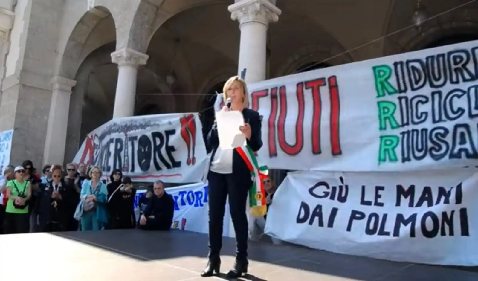 Image from Rete Attivisti Bergamaschi - "BLOCCHIAMO per sempre i nuovi inceneritori ☠️ in progetto in Lombardia": *Oriana Ruzzini* _Assessore alla Transizione ecologica, Ambiente e Ver...